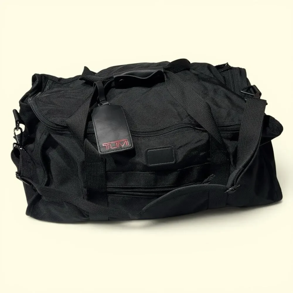 Tumi Ballistic Nylon Travel Duffel Bag Carry On Luggage 22x11x11 Black